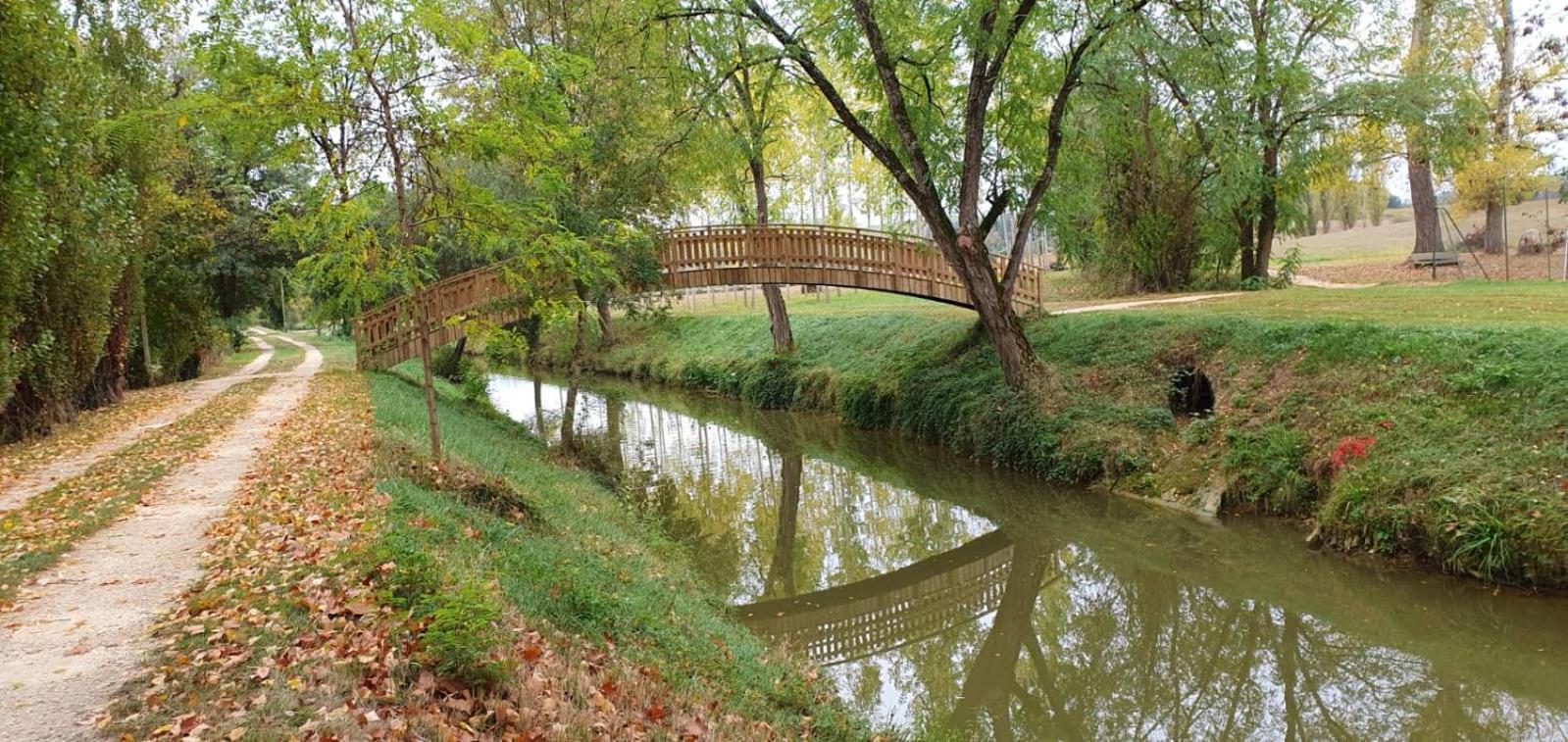 La Maison Des Cornieres Fourcès Exteriér fotografie