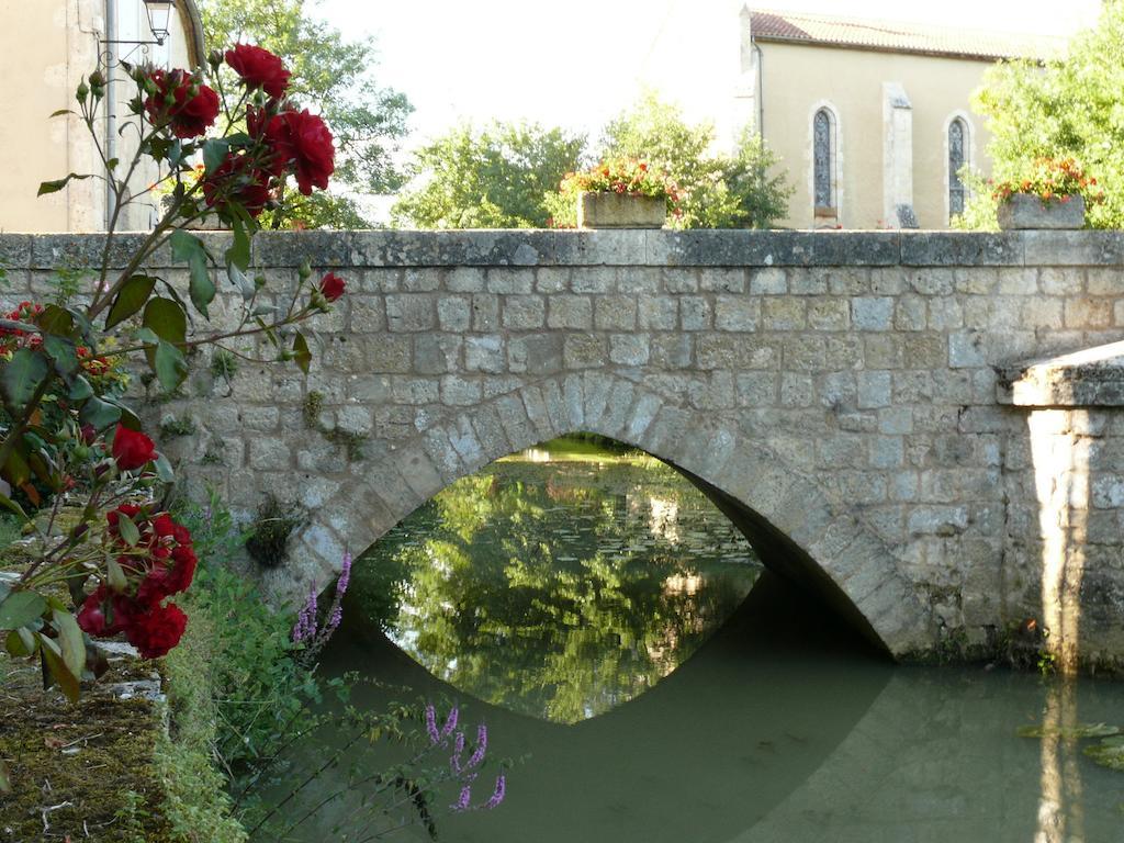 La Maison Des Cornieres Fourcès Exteriér fotografie